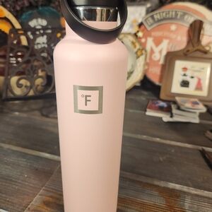 Hydro Flask Pink Water Bottle 24 oz With Straw Lid